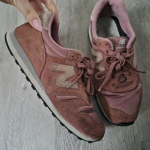 New Balance Women's Mauve and Beige Sneakers
